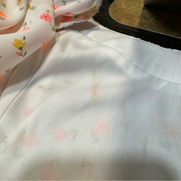 Trixxi Clothing Company white short romper pink orange flowers cap sleeves, M. - Picture 13 of 16